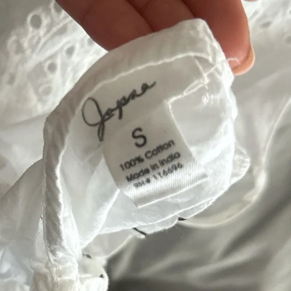 Size small cotton top - Picture 2 of 4